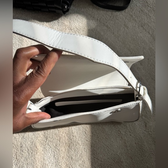 PRETTY LITTLE THING WHITE TRAPEZE SIMPLE SHOULDER BAG - Picture 8 of 12